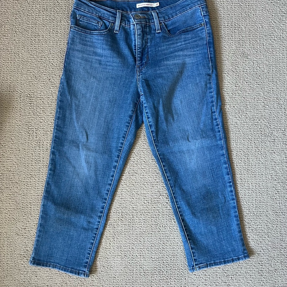 Levi Blue Denim Capris Size 29